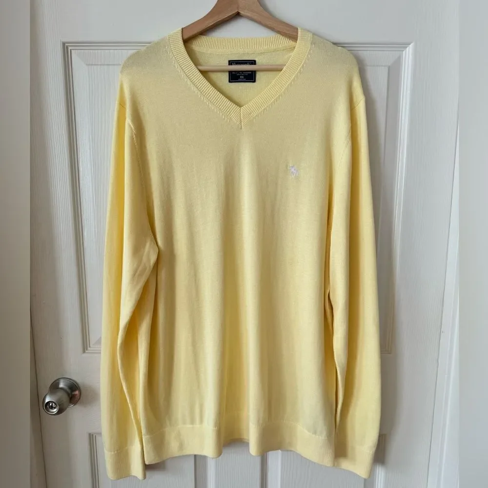 Abercrombie and Fitch Men's Sweater Size XXL